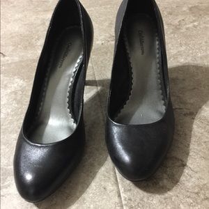 Black leather pumps Size 6